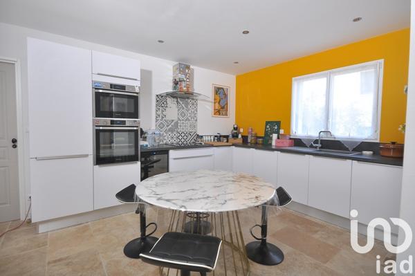 Maison traditionnelle 4 pièces de 90 m² à Calvisson (30420)