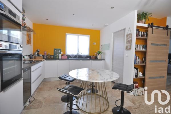 Maison traditionnelle 4 pièces de 90 m² à Calvisson (30420)