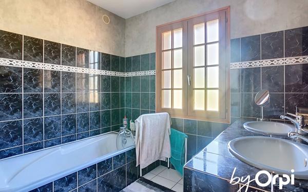 Maison à vendre    4 pièces •  Néris-les-Bains