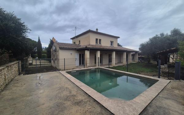 Maison à louer    7 pièces •  Saint-Just-d'Ardèche