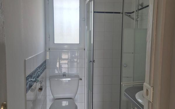 Maison à louer    7 pièces •  Saint-Just-d'Ardèche