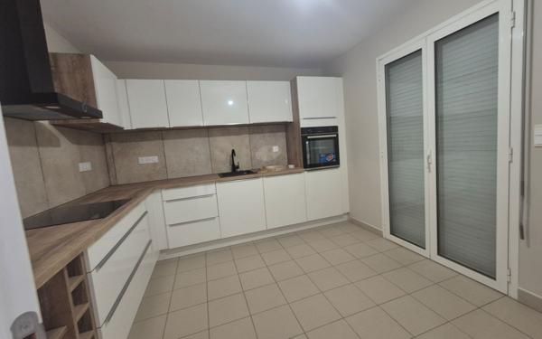 Maison à louer    7 pièces •  Saint-Just-d'Ardèche