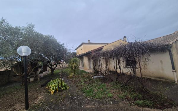 Maison à louer    7 pièces •  Saint-Just-d'Ardèche