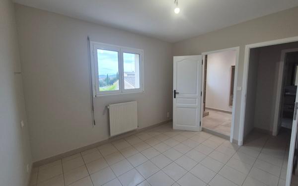 Maison à louer    7 pièces •  Saint-Just-d'Ardèche