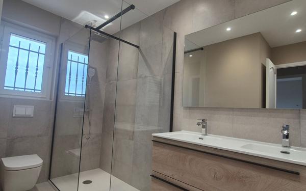 Maison à louer    7 pièces •  Saint-Just-d'Ardèche