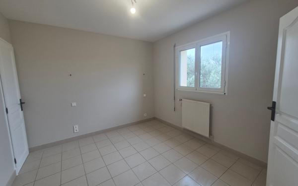 Maison à louer    7 pièces •  Saint-Just-d'Ardèche