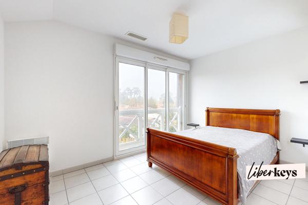 T3 duplex lumineux avec double terrasse – Calme 