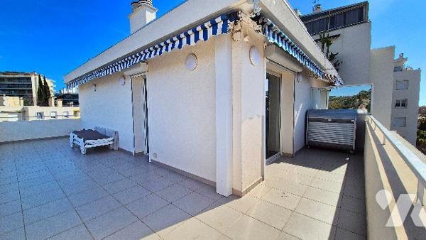 Stanislas / Petit Juas - Studio en dernier étage avec terrasse panoramique et vue face à la mer.