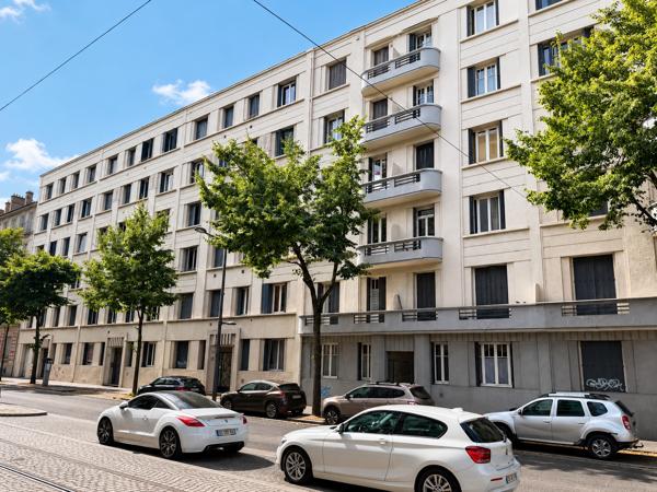 Appartement
         2 pièces
        - 53 m² Exclusivité 199 500 € *