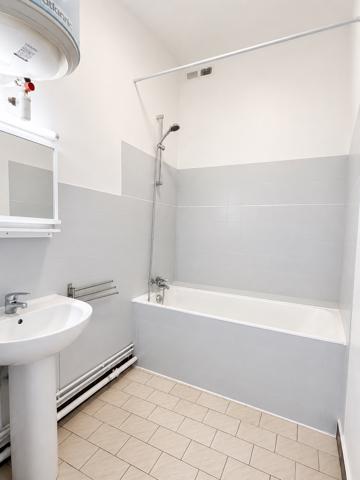 Appartement
         2 pièces
        - 53 m² Exclusivité 199 500 € *