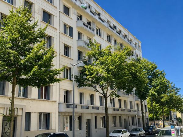 Appartement
         2 pièces
        - 53 m² Exclusivité 199 500 € *