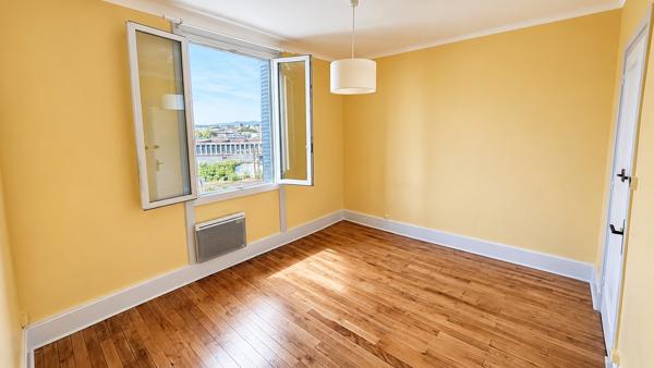 Appartement
         2 pièces
        - 53 m² Exclusivité 199 500 € *