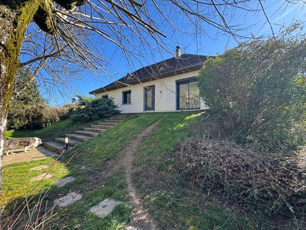 Superbe maison à Razac-sur-l'Isle, type 6, Piscine et Jardin de 1446 m²