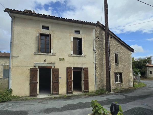 A saisir, Maison de hameau, rénovation entamée
