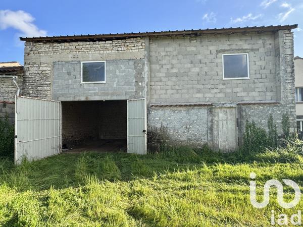 Grange 1 pièce de 90 m² à Luxé (16230)