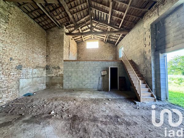 Grange 1 pièce de 90 m² à Luxé (16230)