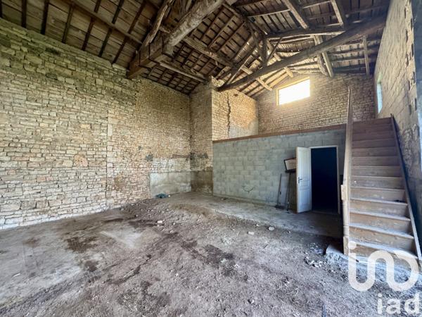Grange 1 pièce de 90 m² à Luxé (16230)