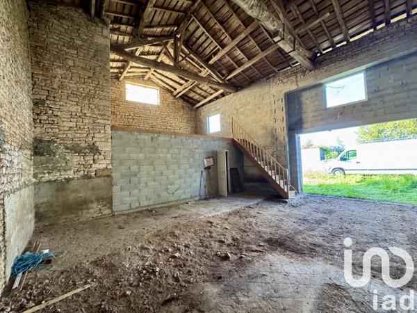Grange 1 pièce de 90 m² à Luxé (16230)