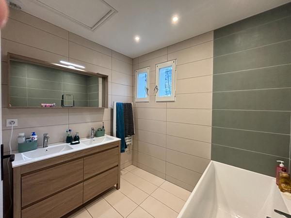 Hauteurs de la Motte Servolex, maison avec vue degagee sur les Montagnes