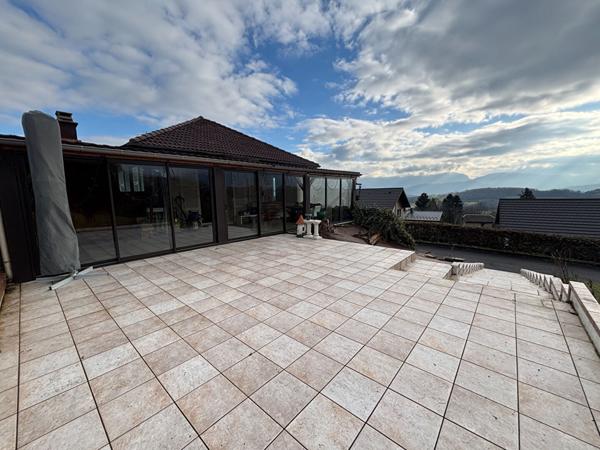 Hauteurs de la Motte Servolex, maison avec vue degagee sur les Montagnes