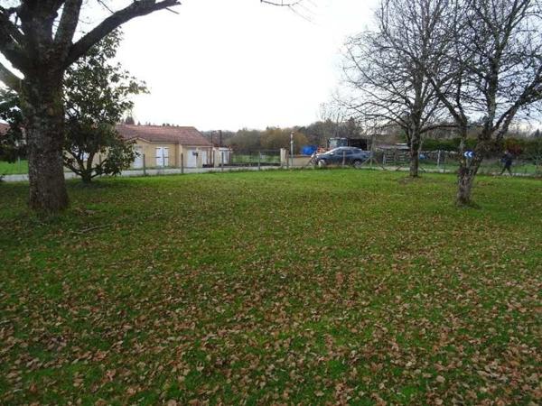 A VERNEUIL SUR VIENNE TERRAIN PLAT AVEC CU DE 800 M²