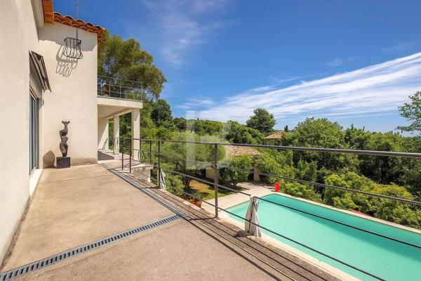 Villa avec vue panoramique à vendre à Saint-Paul-de-Vence – Calme, nature et potentiel