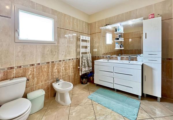 A VENDRE - Grande maison de plain-pied