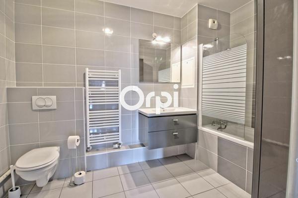 Appartement à louer    2 pièces • 42,12 m2 Meyzieu