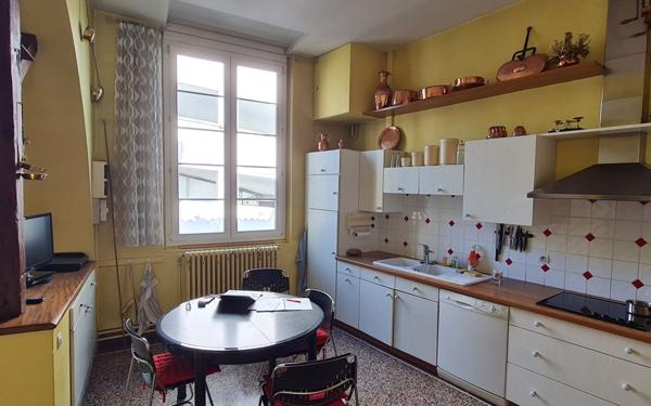 Appartement à vendre    5 pièces • 180 m2 Agen