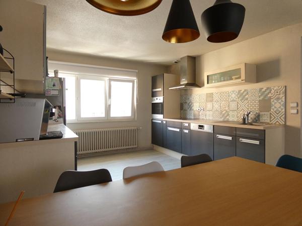 Appartement - 6 pièces - 104 m²