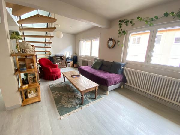 Appartement - 6 pièces - 104 m²