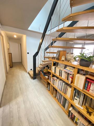 Appartement - 6 pièces - 104 m²