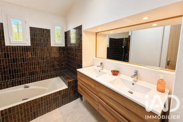 Maison (prestige) à vendre 5 pièces 155 m² Nîmes