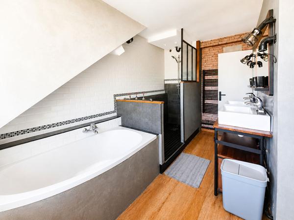 Appartement lumineux - Besançon - 7 pièces - 121.92 m2