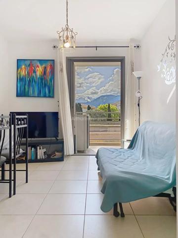 Vente                                                      Appartement
                        
                     2 pièces                      29 m2                     à Calvi