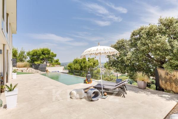 Maison d'architecte contemporaine avec vues