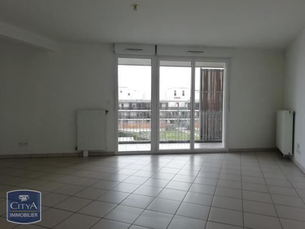 Appartement à louer 4 pièces 80m²