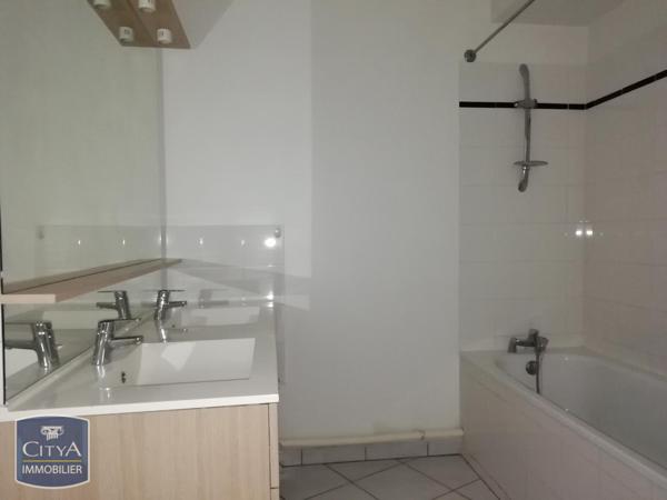 Appartement à louer 4 pièces 80m²