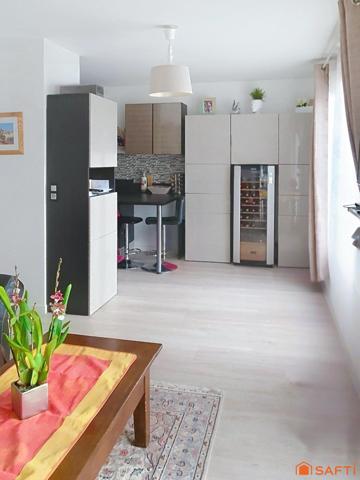 BEL APPARTEMENT MODERNE ET FONCTIONNEL EN REZ DE JARDIN T3 de 53 m² avec son jardin terrasse de 120m²