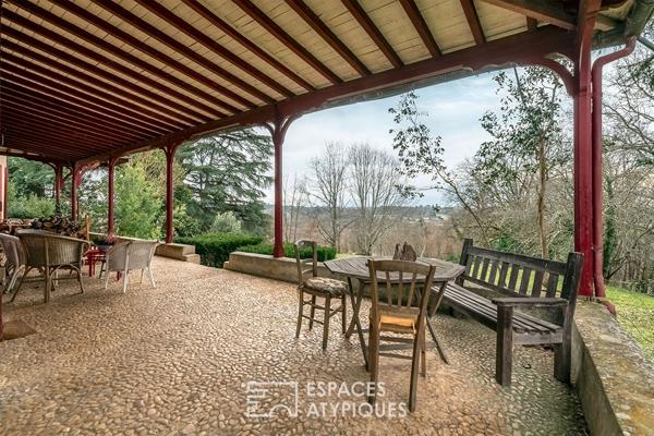 Demeure de caractère au cachet architectural unique