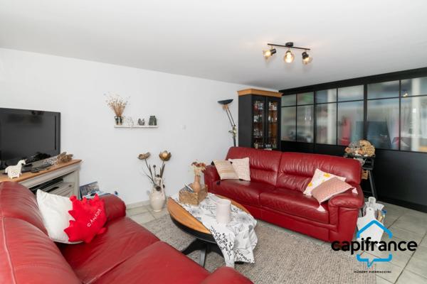 Ollioules: Villa de caractére rénovée de 175m2 sur 726 m2 au calme, 2 appartements T4 de 105 2 et un T2/3 de 70m2 village à pied