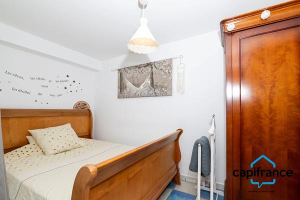 Ollioules: Villa de caractére rénovée de 175m2 sur 726 m2 au calme, 2 appartements T4 de 105 2 et un T2/3 de 70m2 village à pied