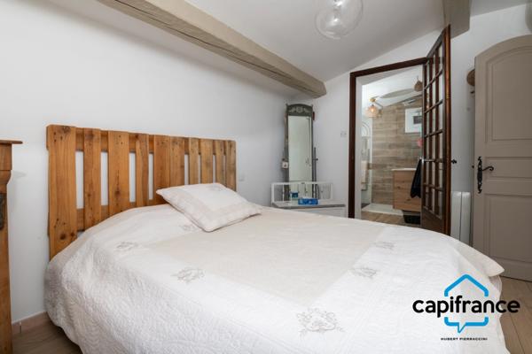 Ollioules: Villa de caractére rénovée de 175m2 sur 726 m2 au calme, 2 appartements T4 de 105 2 et un T2/3 de 70m2 village à pied