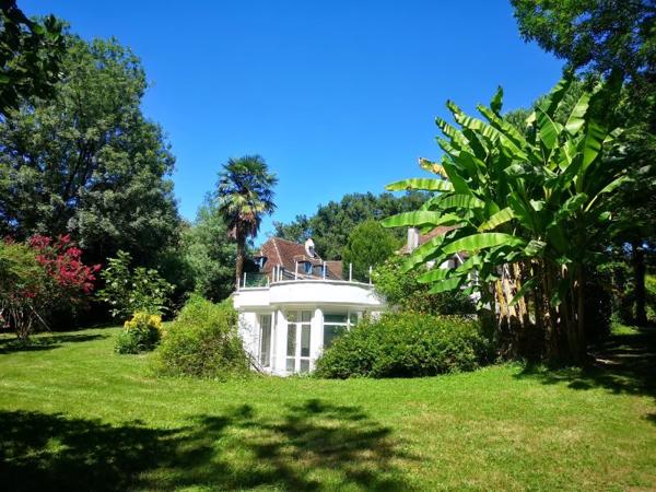À vendre - Maison ancienne, 16 pièces située à Salies-de-Béarn (64270)