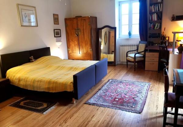 À vendre - Maison ancienne, 16 pièces située à Salies-de-Béarn (64270)