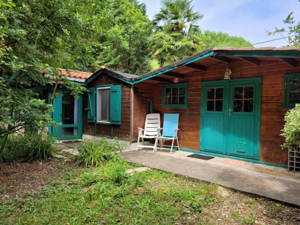 À vendre - Maison ancienne, 16 pièces située à Salies-de-Béarn (64270)