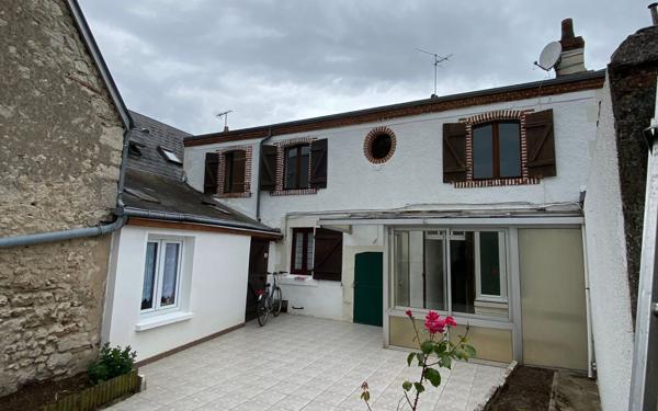 Immeuble à vendre    11 pièces •  Orléans