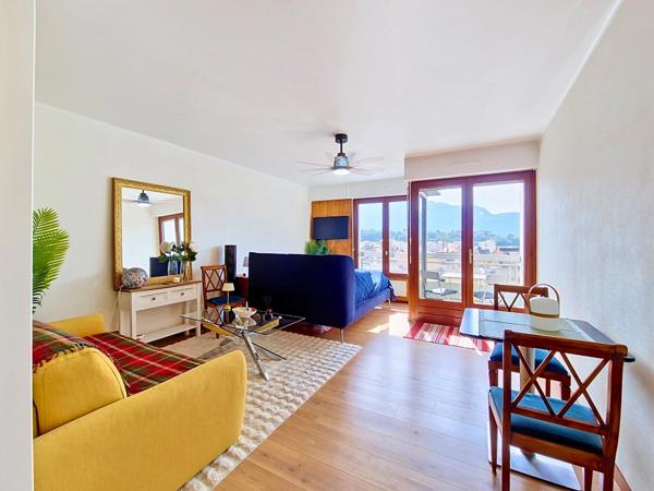 Aix les Bains centre - Appartement rénové avec balcon