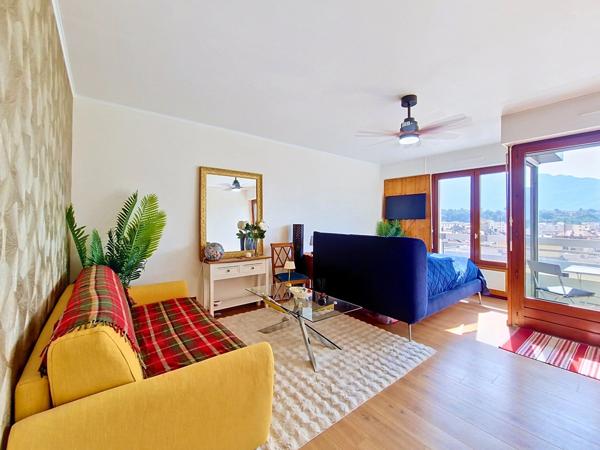 Aix les Bains centre - Appartement rénové avec balcon