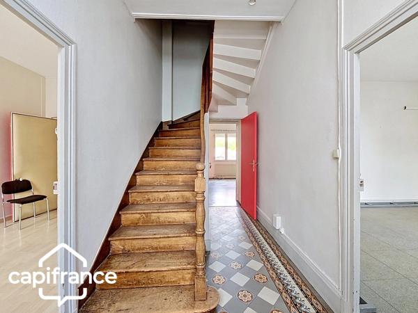 Thouars centre – Bien à rénover 210 m² avec 3 garages – Fort potentiel locatif